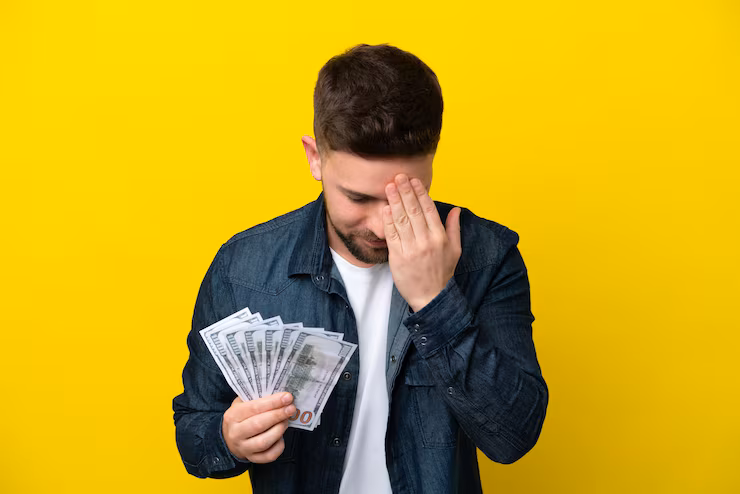 Americana doa jaqueta com bilhete de loteria premiado e perde fortuna de R$ 14 milhões.
